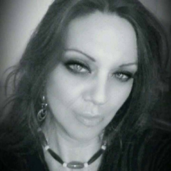 Meet your Posher, Nava - Picture 3 of 3